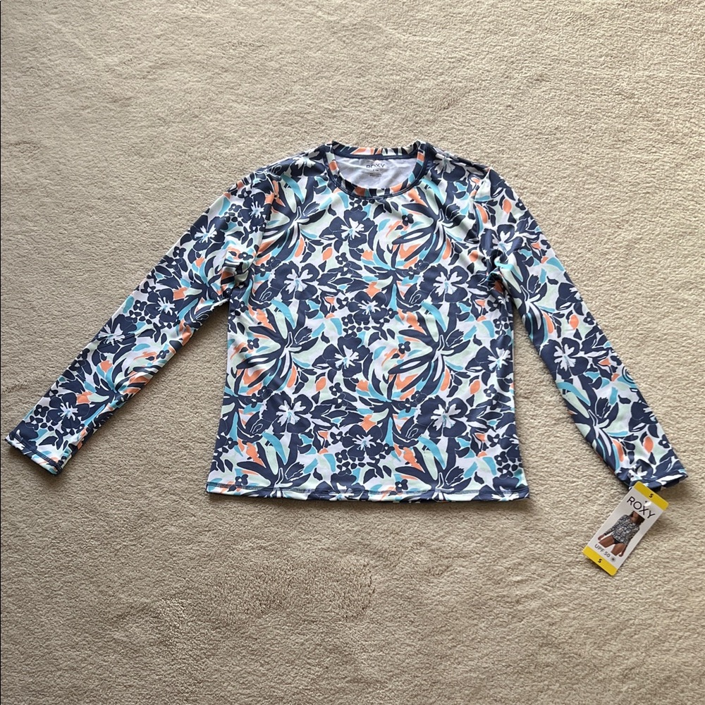 NWT Women’s Roxy UPF50 Sun Protective Long floral T-shirt Size Small